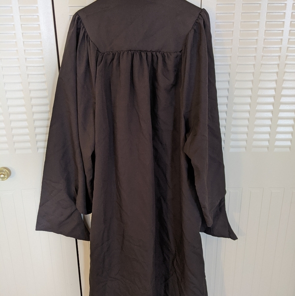 Graduation gown - Picture 2 of 2